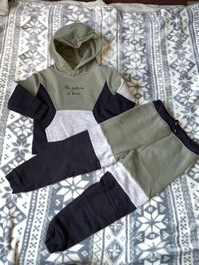 George Olive Green, Black & Light Gray Colorblock Hoodie and Joggers